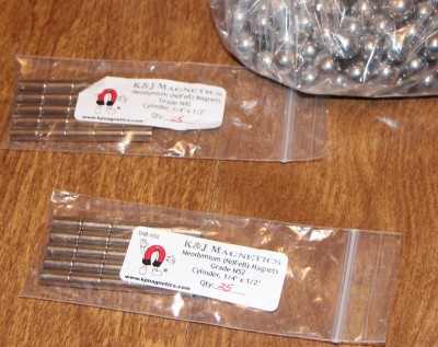 Magnets&balls.jpg (2.03 MiB) Viewed 12697 times New Toys