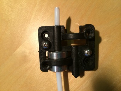 Bowden tube goes through (using the 3mm &quot;channel&quot;)