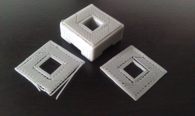 Notice the gaps between perimeter and infill, but only apparently on the first layers