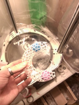 This is what I ended up with, looks kinda like a C instead of the Donut that it was lol