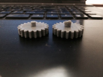 cura(14.03) on left slic3r latest stable(1.0.1) on right