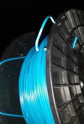 I can see 3 ends. So the filament is broken somewhere.