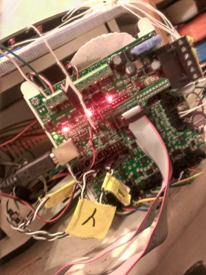 IMG_20141003_153442.jpg (1.87 MiB) Viewed 13246 times Closeup to show that "Heat2-Bed" has nothing connected.