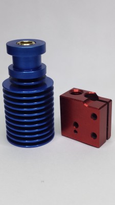 2015-02-24 19.19.30.jpg (650.38 KiB) Viewed 18475 times E3d V6 heatsink and Volcano heater block