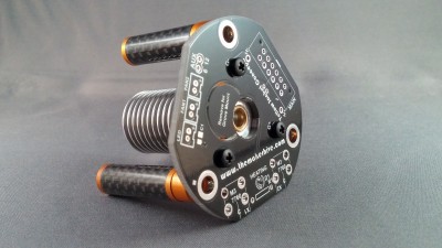 2015-04-05 19.08.50.jpg (3.59 MiB) Viewed 19242 times The Yellowjacket holds the Hotend flange in the mounting recess with 3 nylon screws.