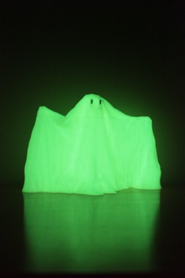 The spooky ghost glows thanks to glow in the dark filament!